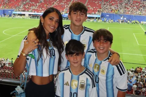 Más allá de la victoria de la Selección Argentina, hubo un detalle del look de Antonela Roccuzzo que también captó la atención de los seguidores