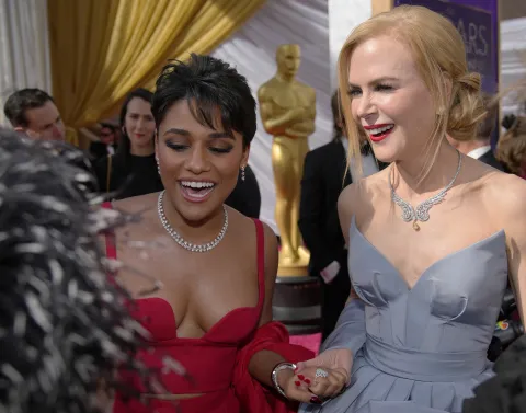 Ariana DeBose y Nicole Kidman, en la entrega de Oscar 2022