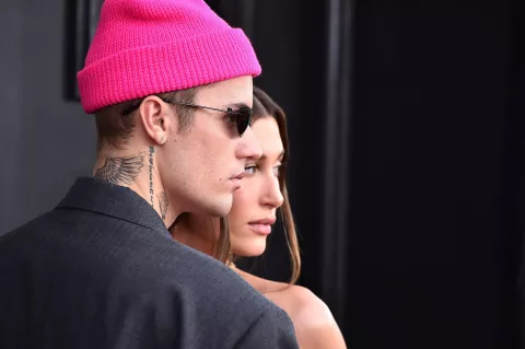 Justin Bieber compartió un video en redes en donde muestra que tiene la mitad de su cara paralizada