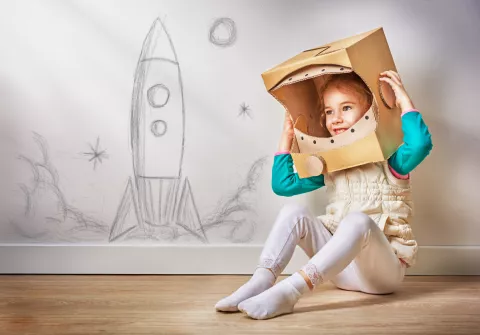 Acertijos, dinámicas y propuestas para entretener a los más peques puertas adentro
