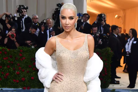 Kim Kardashian con el icónico vestido de Marilyn Monroe