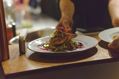 Gastronomía para todos los paladares, en la playa o a pocos kilómetros de la ciudad