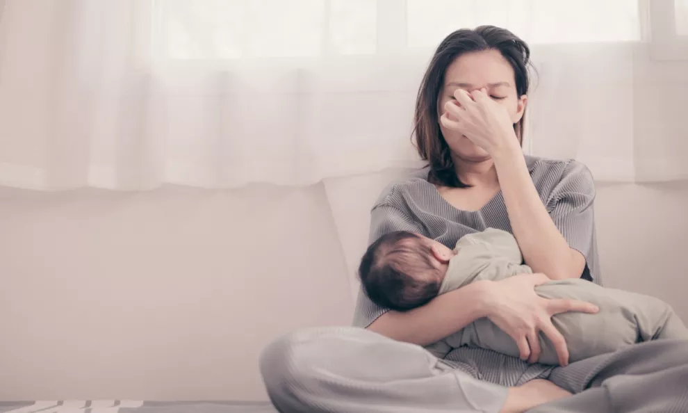 Las madres puérperas necesitan sentirse acompañadas por su entorno sin ser juzgadas.
