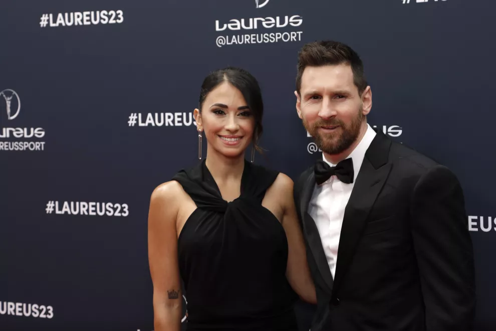 Anto Roccuzzo y Lio Messi durante la alfombra roja.