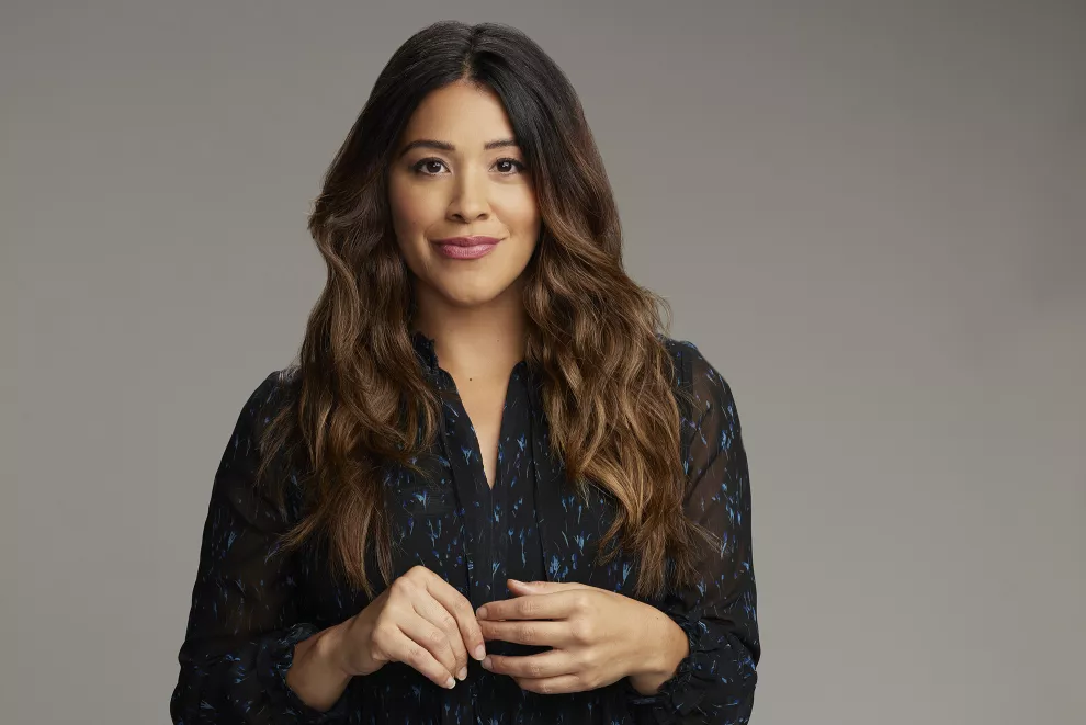 Gina Rodríguez protagoniza No estoy muerta todavía.