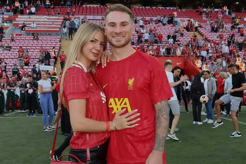 Alexis Mac Allister se enamoró de su mejor amiga y convive con ella en Inglaterra