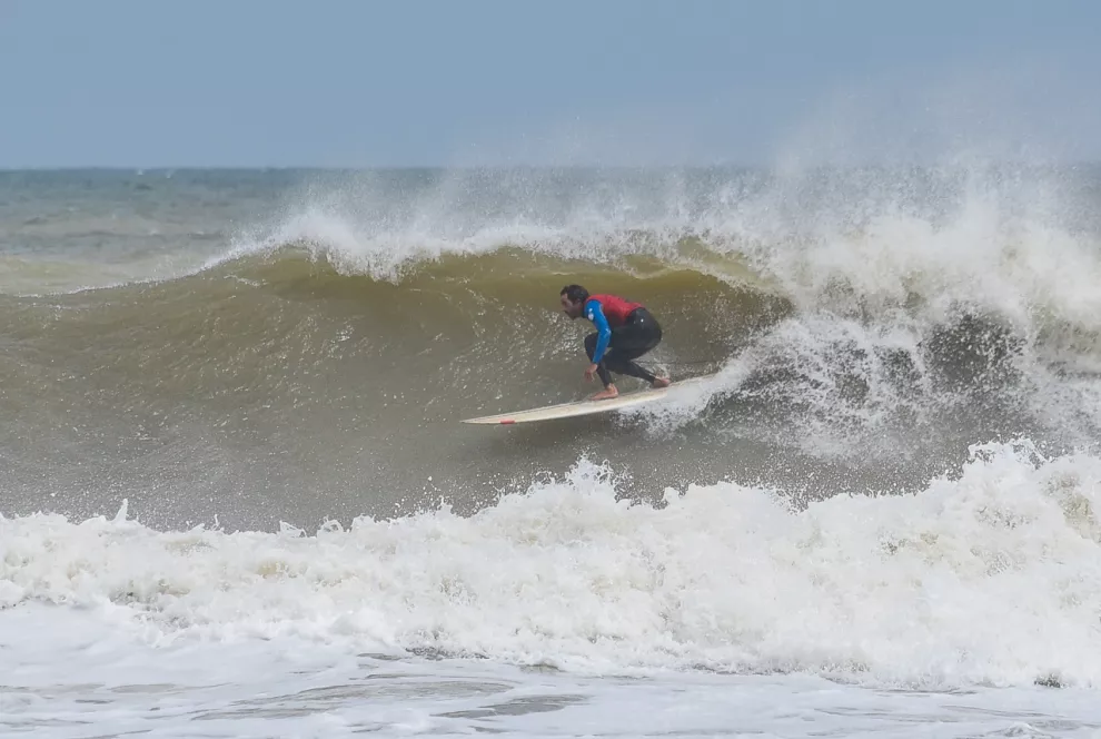 Si querés pasar por la experiencia de surfear tus propias olas, también podés tomar clases de surf  en Mar del Plata