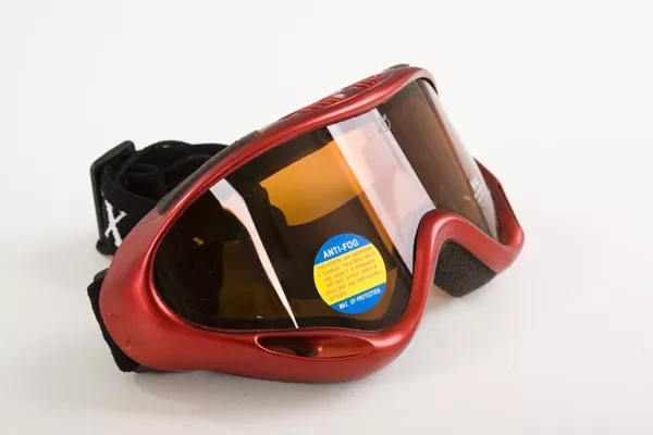 Si es fanático de los deportes extremos, esta antiparra es el regalo perfecto (Vision Optic del Galpón del Ski, $485)